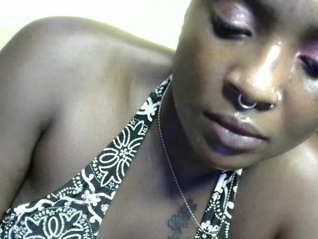 Live sex webcam photo for Foxy101 #278221664