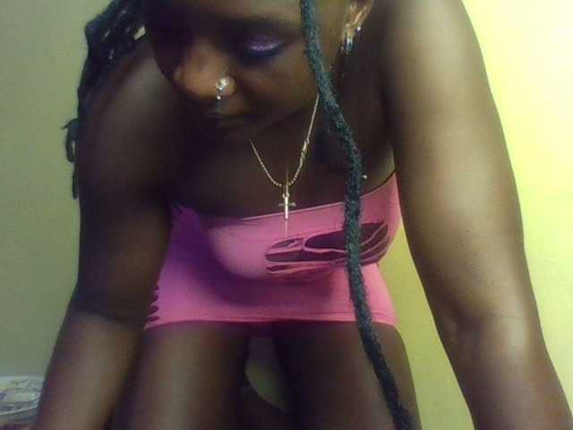 Live sex webcam photo for Foxy101 #278250005