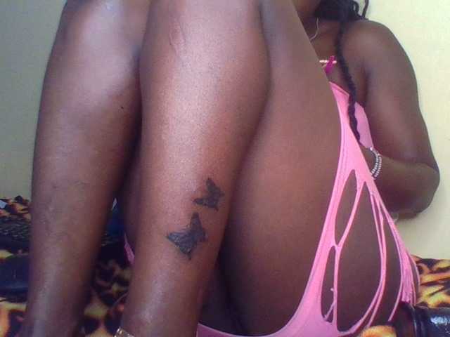 Live sex webcam photo for Foxy101 #278260938