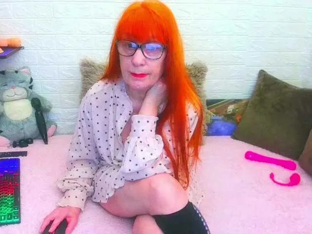 Live sex webcam photo for FoxyMature #290643778