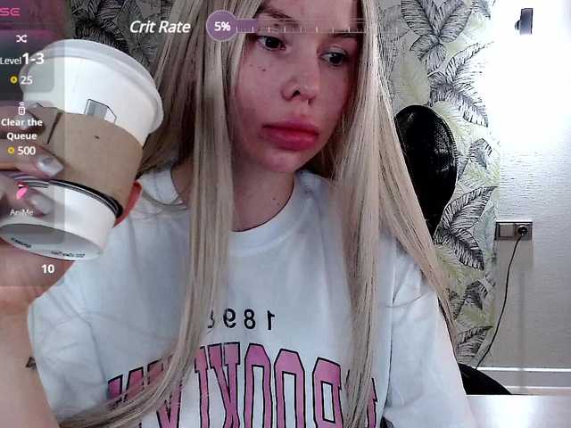 Live sex webcam photo for Foxymoxy19 #291049958