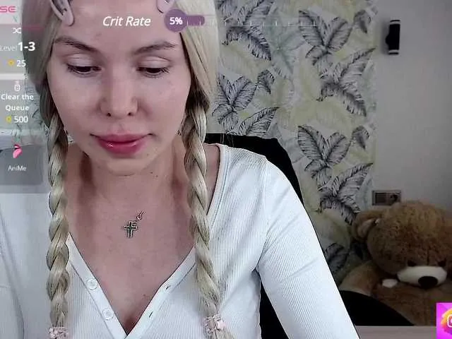 Live sex webcam photo for Foxymoxy19 #291352242