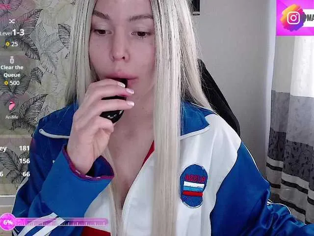 Live sex webcam photo for Foxymoxy19 #292234221