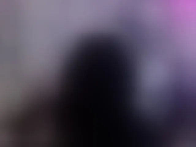 Live sex webcam photo for Foxymoxy19 #292549657