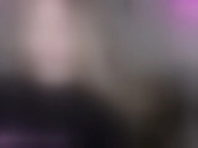 Live sex webcam photo for Foxymoxy19 #292706413