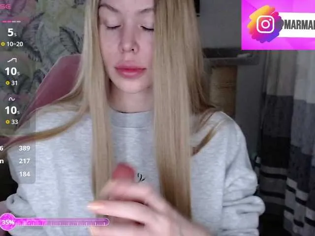 Live sex webcam photo for Foxymoxy19 #293193890