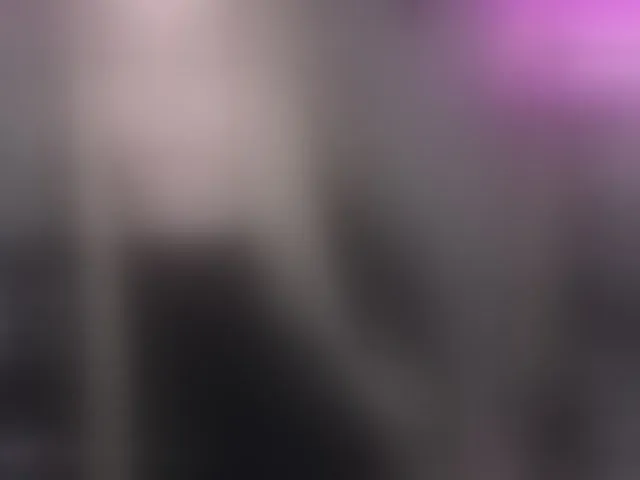 Live sex webcam photo for Foxymoxy19 #293240592