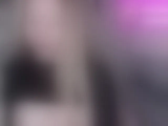 Live sex webcam photo for Foxymoxy19 #293568275
