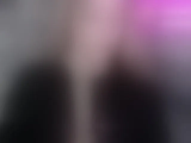 Live sex webcam photo for Foxymoxy19 #293581513