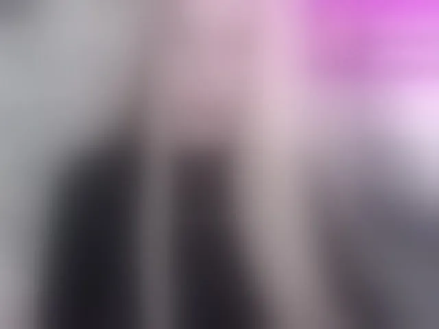 Live sex webcam photo for Foxymoxy19 #293705159