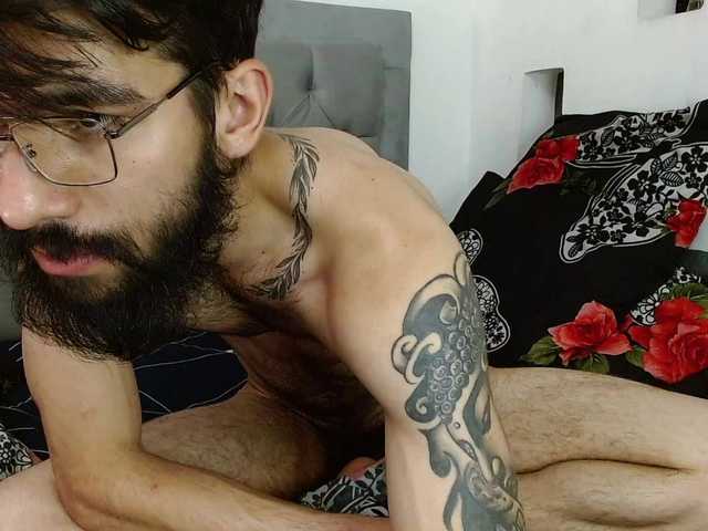 Live sex webcam photo for FrancockXL #277972576