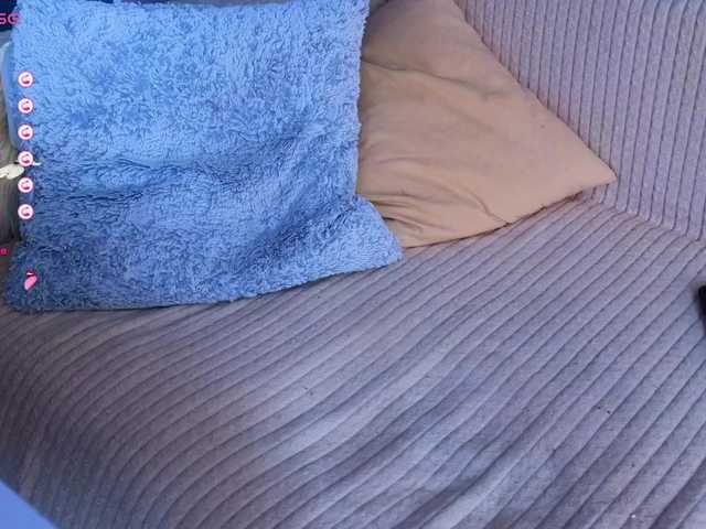 Live sex webcam photo for FrankieFoxie #291001725