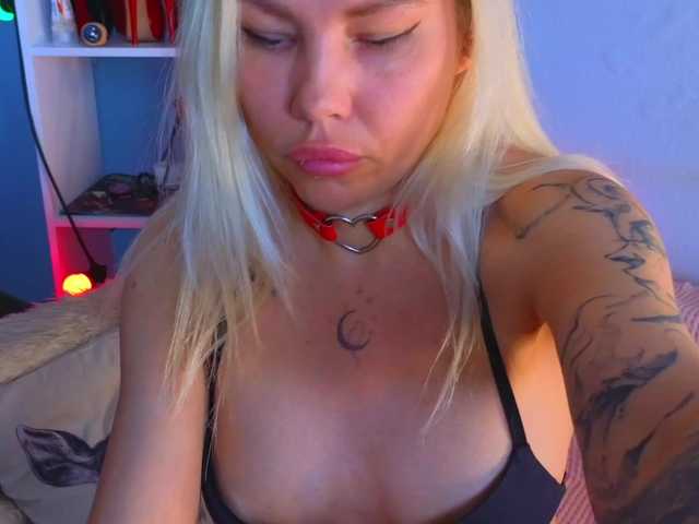 Live sex webcam photo for FrankieFoxie #291137012