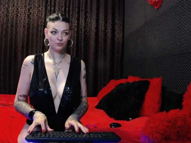 Live sex webcam photo for FreyaRey #278222805