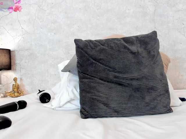 Live sex webcam photo for Freyaa25 #290491846