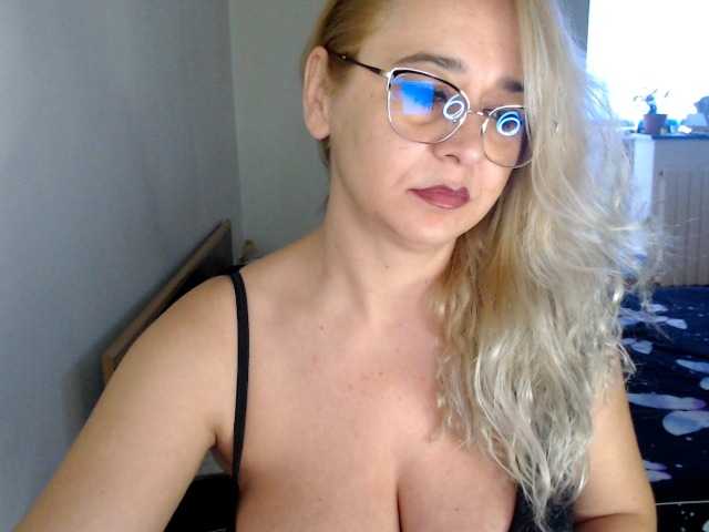 Live sex webcam photo for Freyaamore #276232191