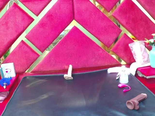 Live sex webcam photo for FreyjaNaugthy #290401821