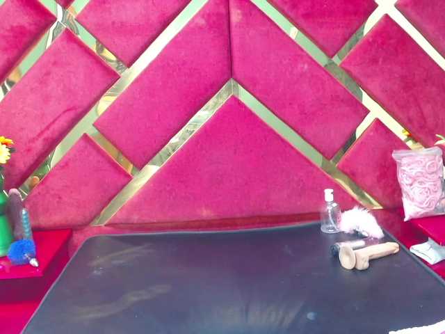 Live sex webcam photo for FreyjaNaugthy #290663005