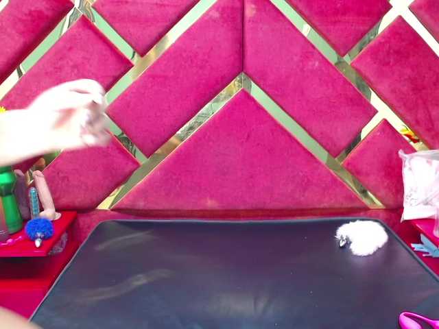 Live sex webcam photo for FreyjaNaugthy #290695367