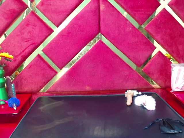 Live sex webcam photo for FreyjaNaugthy #290758588