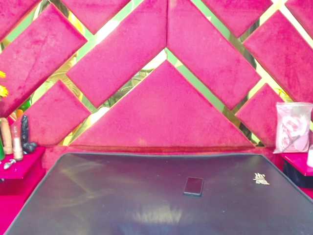 Live sex webcam photo for FreyjaNaugthy #291894830