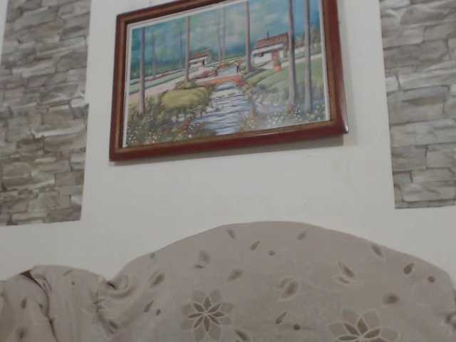 Live sex webcam photo for Fuckboy-201 #277493847