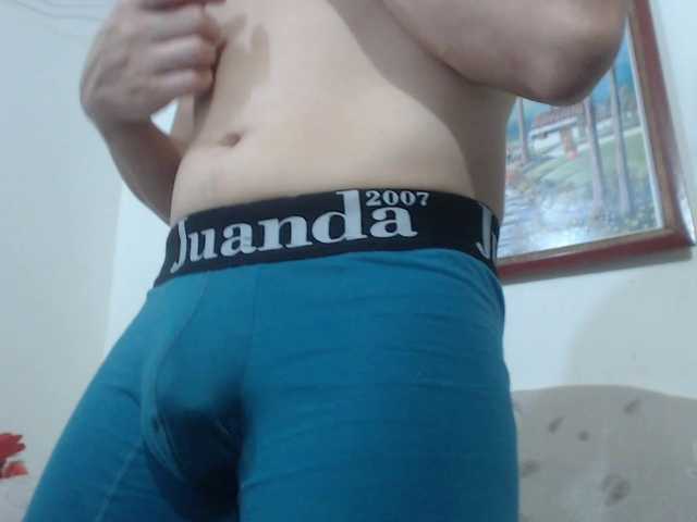 Live sex webcam photo for Fuckboy-201 #277500598