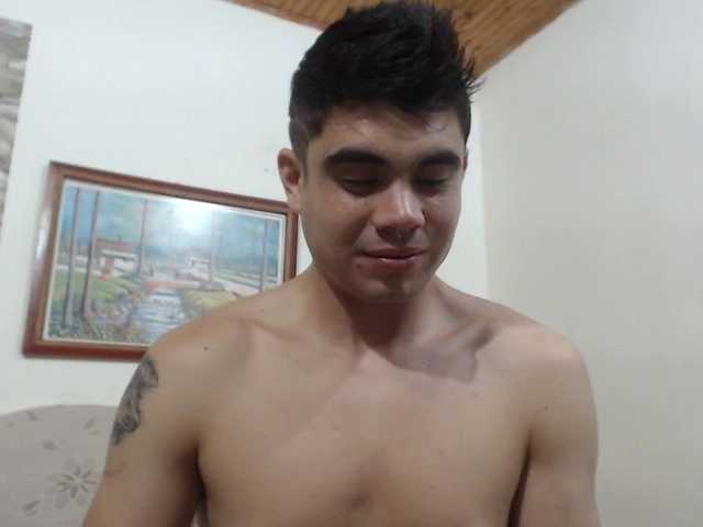 Live sex webcam photo for Fuckboy-201 #277649010