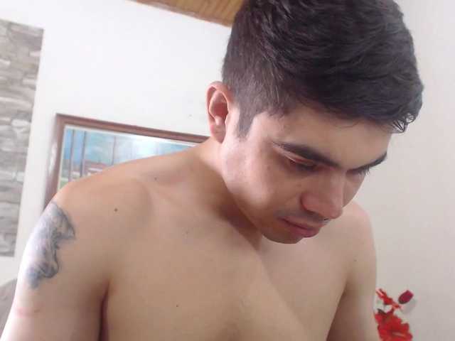 Live sex webcam photo for Fuckboy-201 #277792229