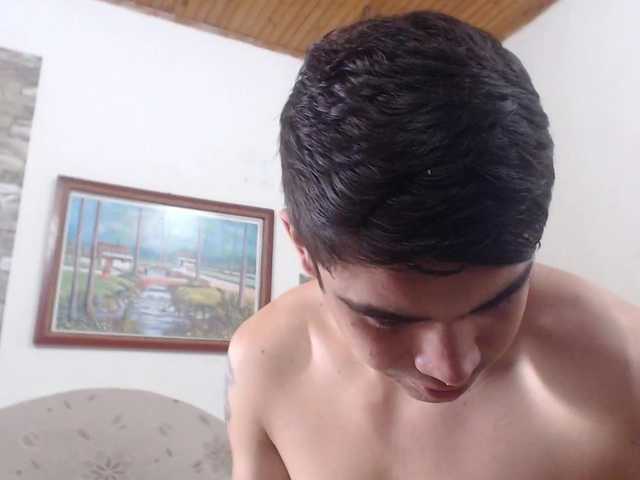 Live sex webcam photo for Fuckboy-201 #277806228