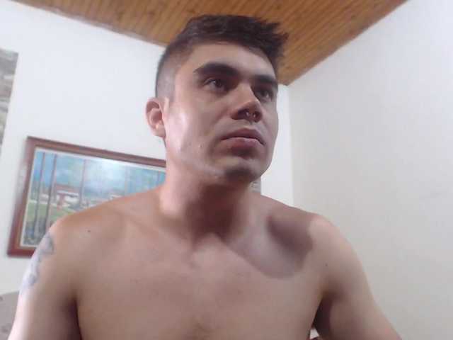 Live sex webcam photo for Fuckboy-201 #278063686