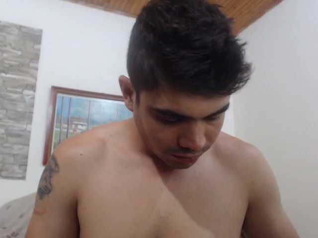 Live sex webcam photo for Fuckboy-201 #278116151