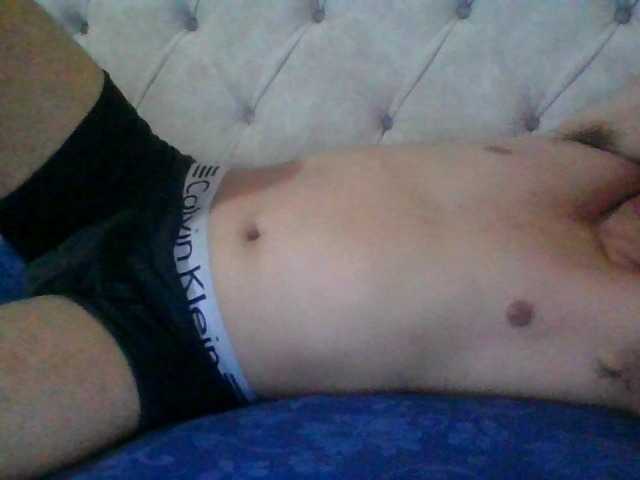 Live sex webcam photo for Fuckboy-201 #278255587