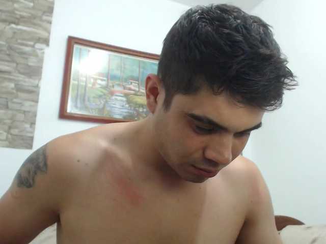 Live sex webcam photo for Fuckboy-201 #280111216