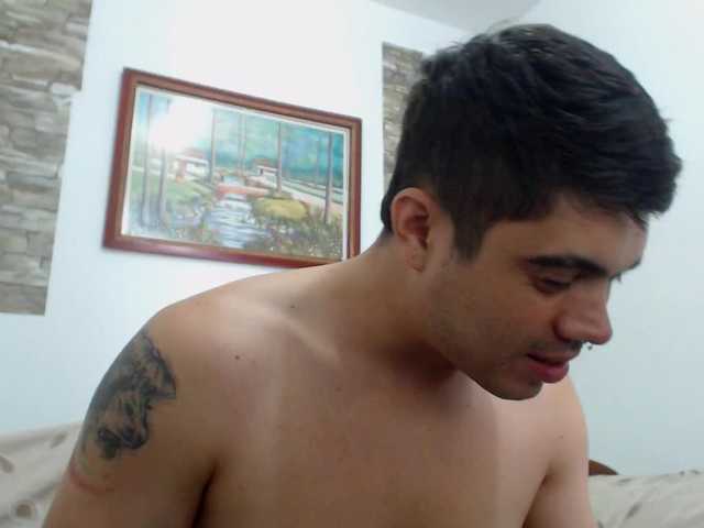 Live sex webcam photo for Fuckboy-201 #280694258