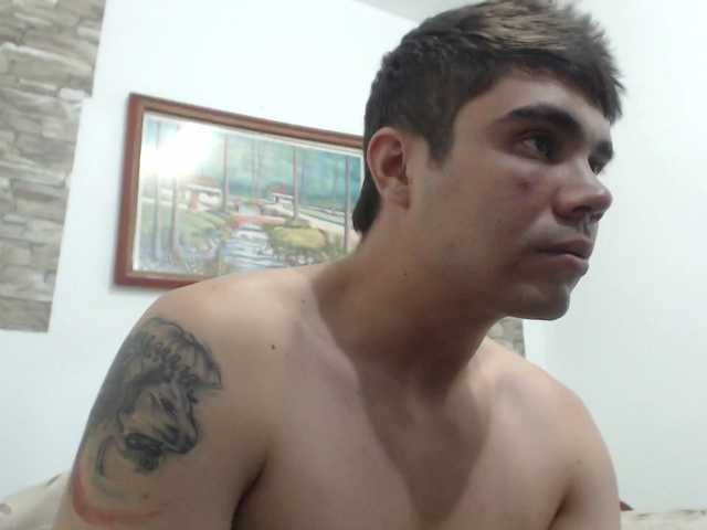 Live sex webcam photo for Fuckboy-201 #286014689