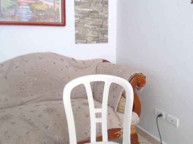 Live sex webcam photo for Fuckboy-201 #290440311