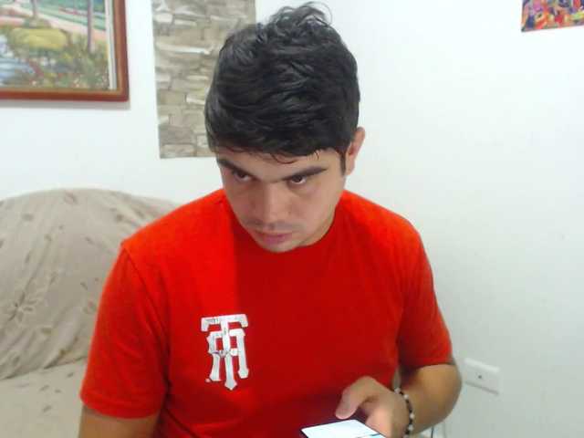 Live sex webcam photo for Fuckboy-201 #290672352