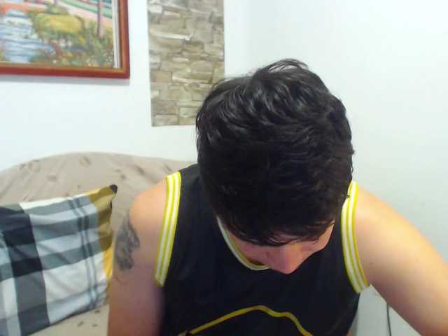 Live sex webcam photo for Fuckboy-201 #290681714