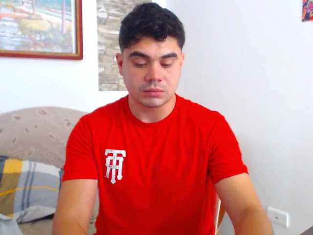 Live sex webcam photo for Fuckboy-201 #290814302