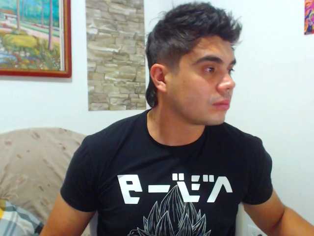 Live sex webcam photo for Fuckboy-201 #290891814