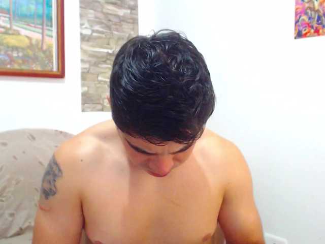 Live sex webcam photo for Fuckboy-201 #290929913