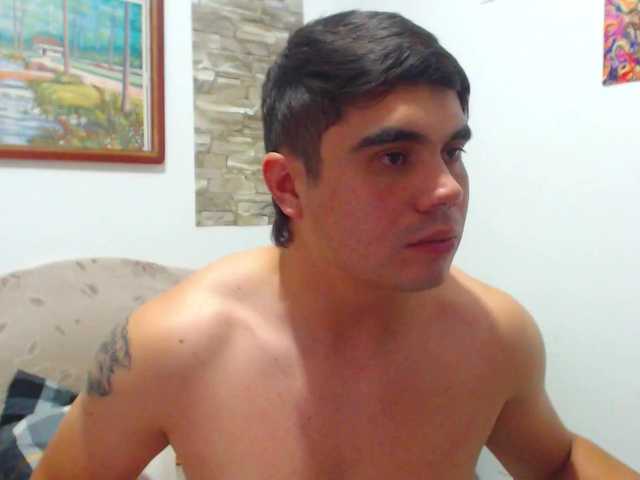 Live sex webcam photo for Fuckboy-201 #291115048