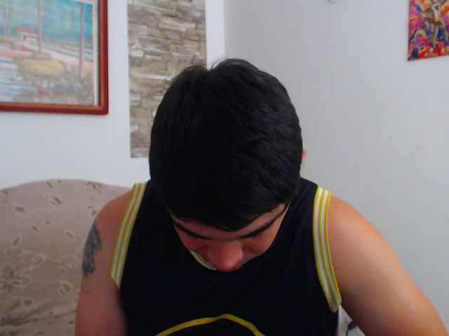 Live sex webcam photo for Fuckboy-201 #291120278