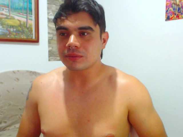 Live sex webcam photo for Fuckboy-201 #291122125