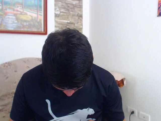 Live sex webcam photo for Fuckboy-201 #291300906