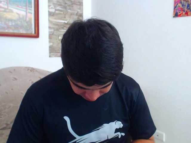 Live sex webcam photo for Fuckboy-201 #291326236