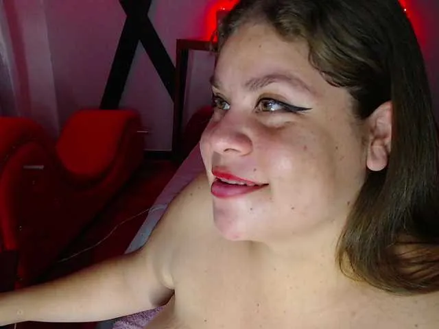 Live sex webcam photo for Fuckmyboobs #275978645