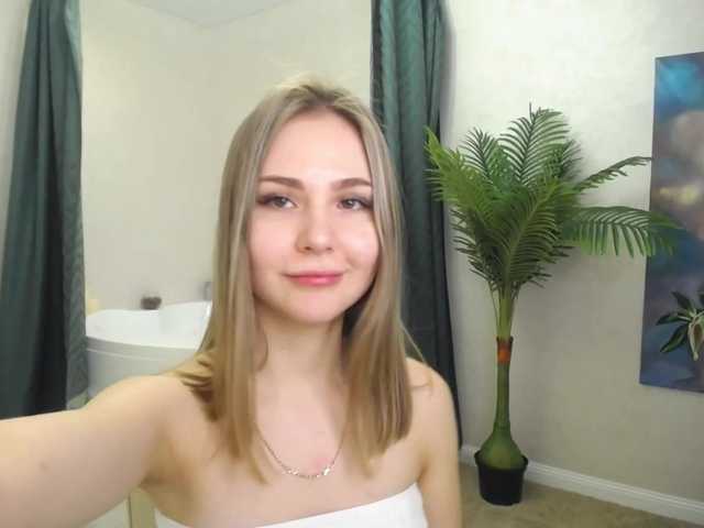 Live sex webcam photo for FunnyMeeting #272634405