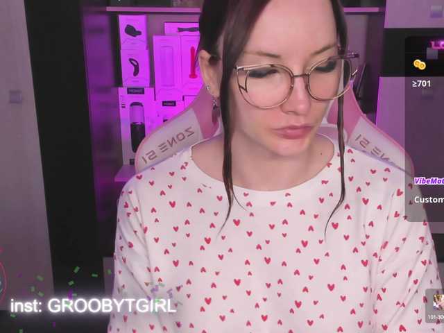 Live sex webcam photo for G-O-D-D-E-S-S #290997919